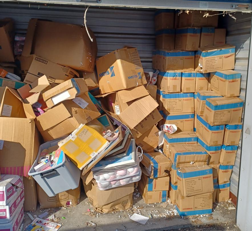 Storage Unit Auction in Evansville, IN at Red Dot Storage 52 ends on